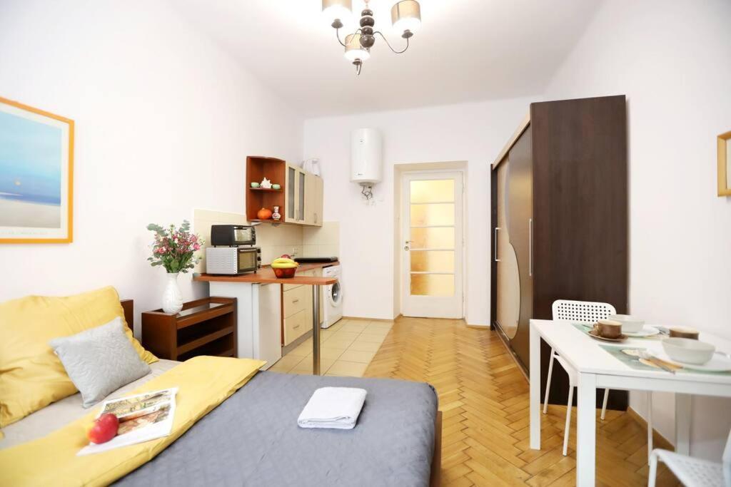 Batorego Cosy Apartment Krakau Buitenkant foto